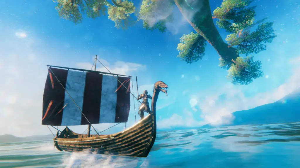 Valheim: Segelschiff an einer bewaldeten Küste