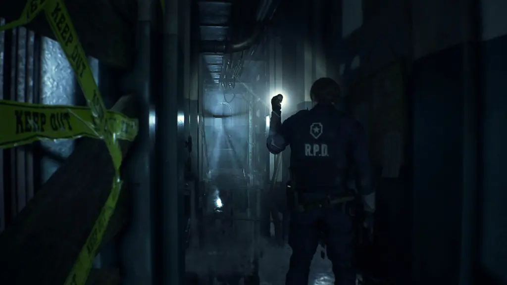 Resident Evil 2: Erkundung eines Korridors mit Taschenlampe