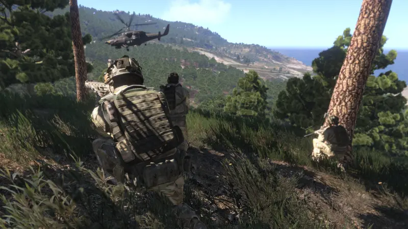 Arma 3: Солдат на лесистом склоне