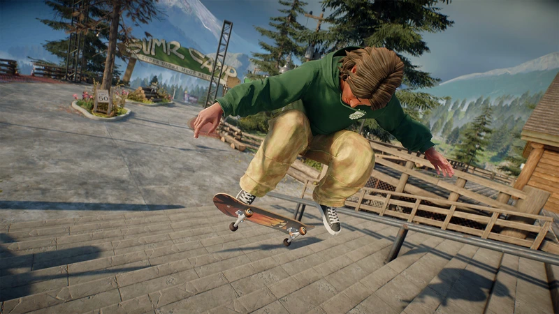 Скейтбордист выполняет трюк у входа в S.U.M.R. Camp в skate.