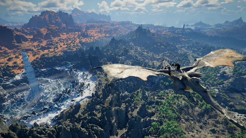 Ein Drache fliegt über ein weites Tal mit Felsen und Wäldern in Crimson Desert