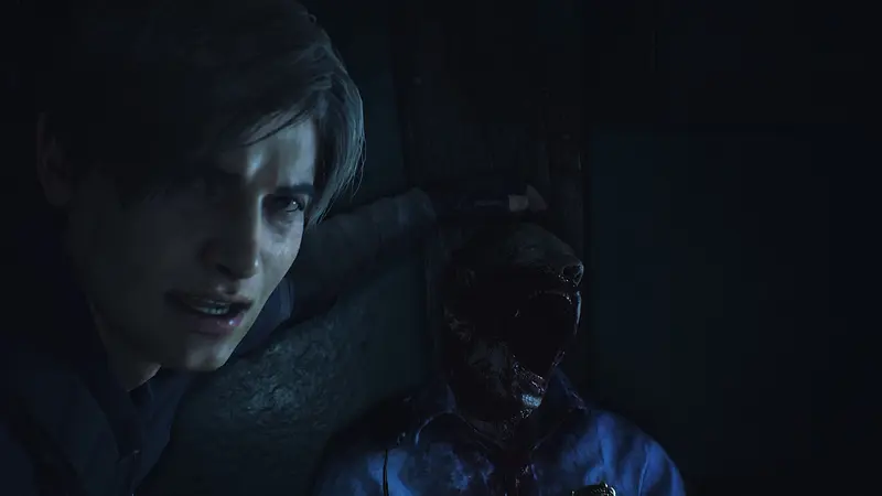 Resident Evil 2: Remake: Девушка обнимает ребёнка