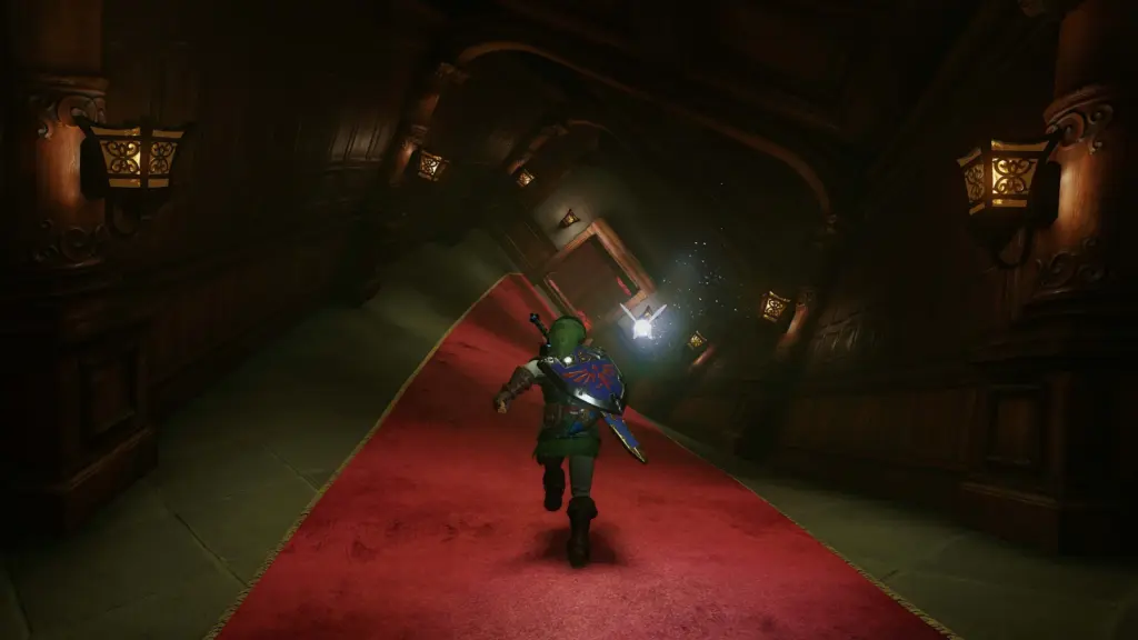 The Legend of Zelda: Ocarina of Time: Линк бежит по тёмному коридору с красной дорожкой